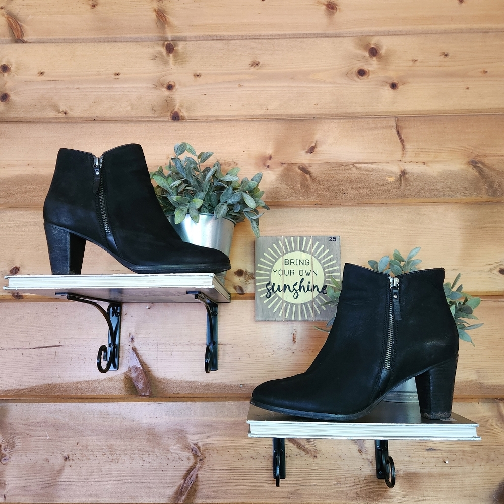 MIA Maddock Black Nubuck Leather Double Side Zip Heel Ankle Bootie Shoes Sz 9 M